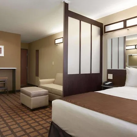 Microtel Inn & Suites Cotulla Exterior photo