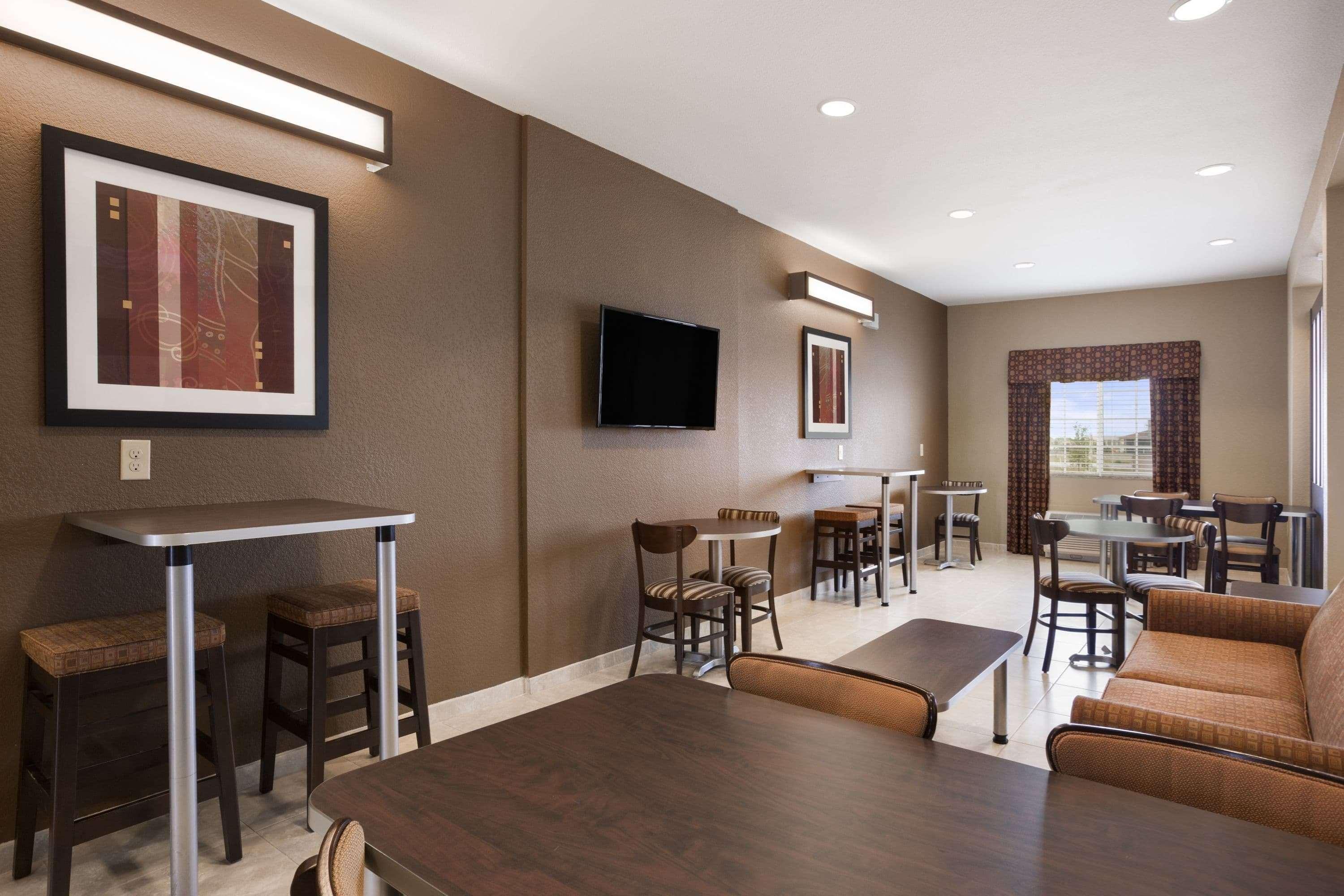 Hotel Microtel & Cotulla